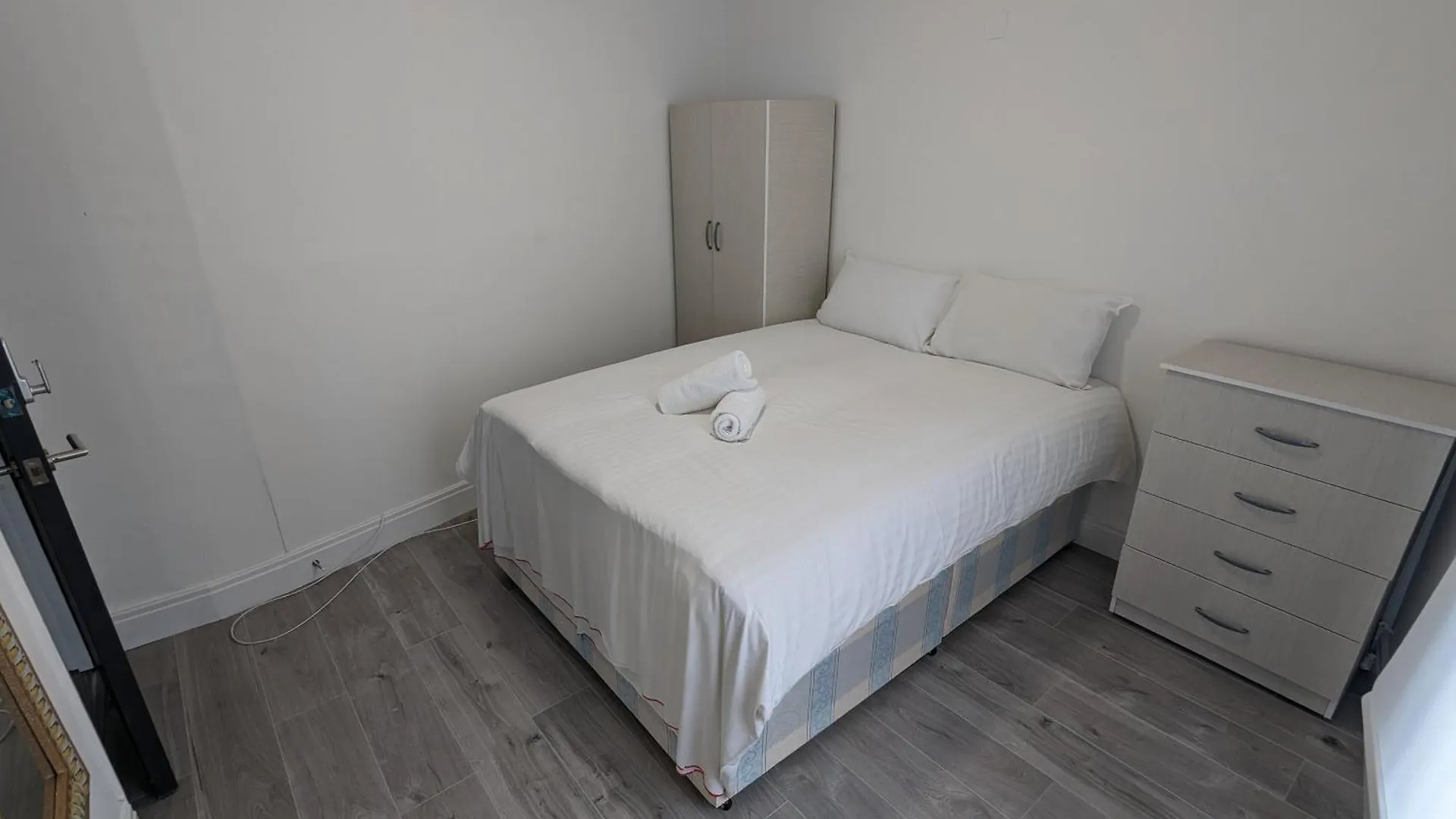Mile End Rooms London